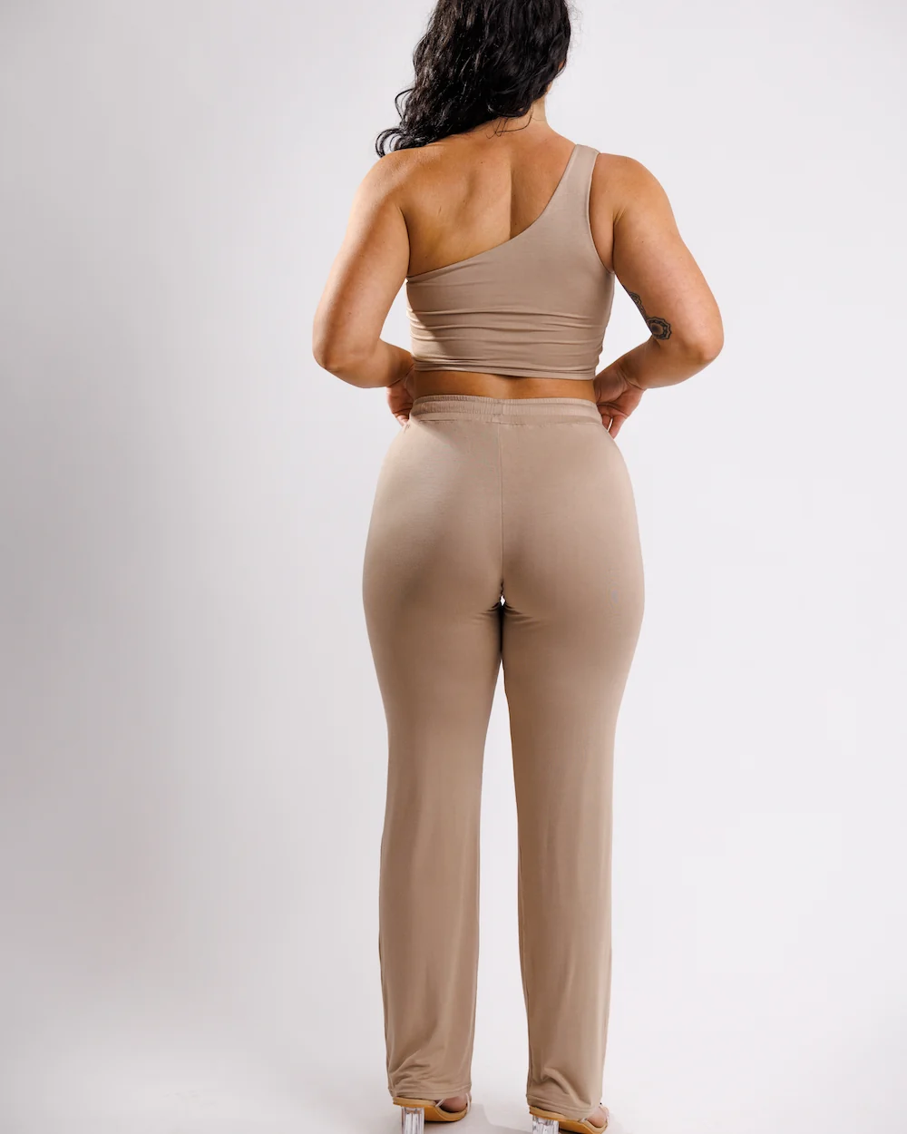 Astoria LUXE Lounge Crop - Beige - Image 4